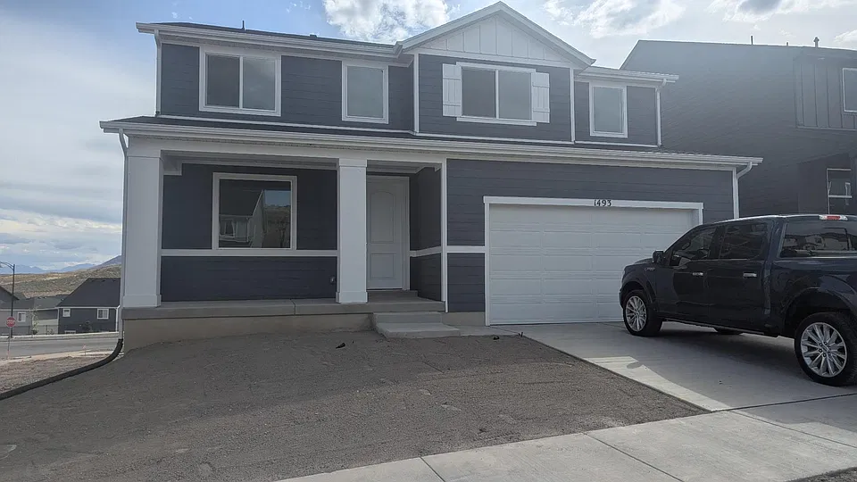 4 bed, 2.5 bath, 2435 sqft, $2,850 — Photo 1