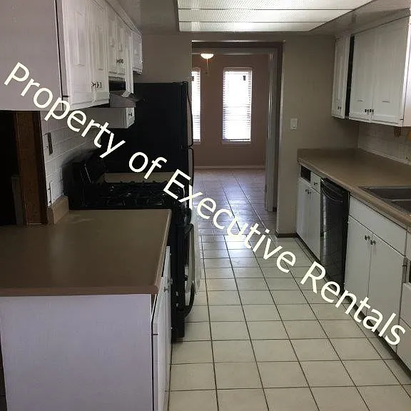 1733 Aspen Ave — Photo 3