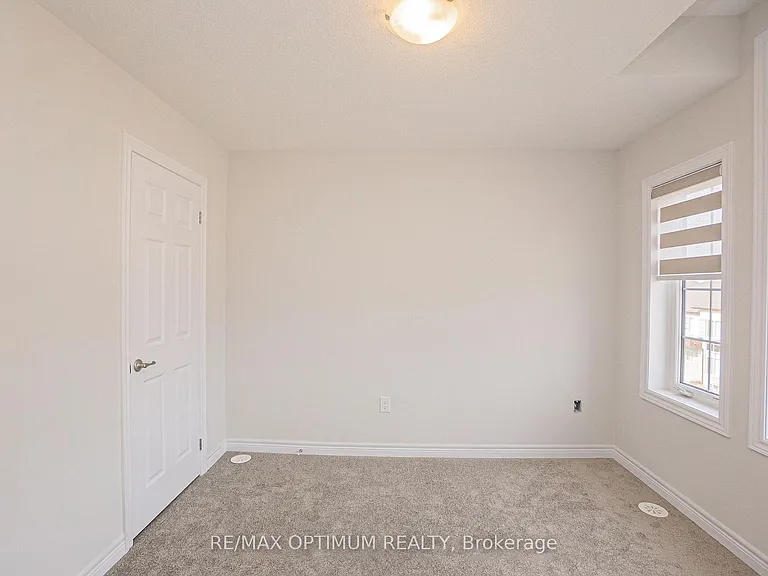 70 Keyworth Cres — Photo 16
