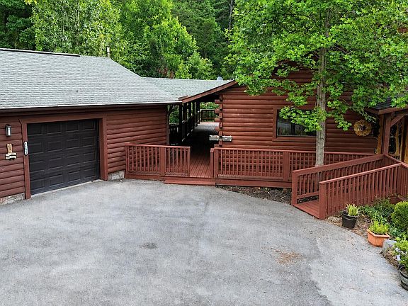 2nd image of 1665 Scenic Woods Way