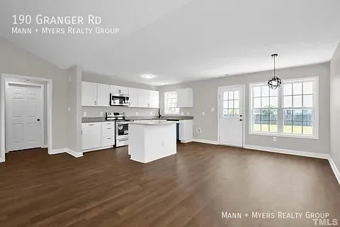 190 Granger Rd — Photo 4