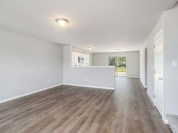 4th image of 47449 Silver Oaks W