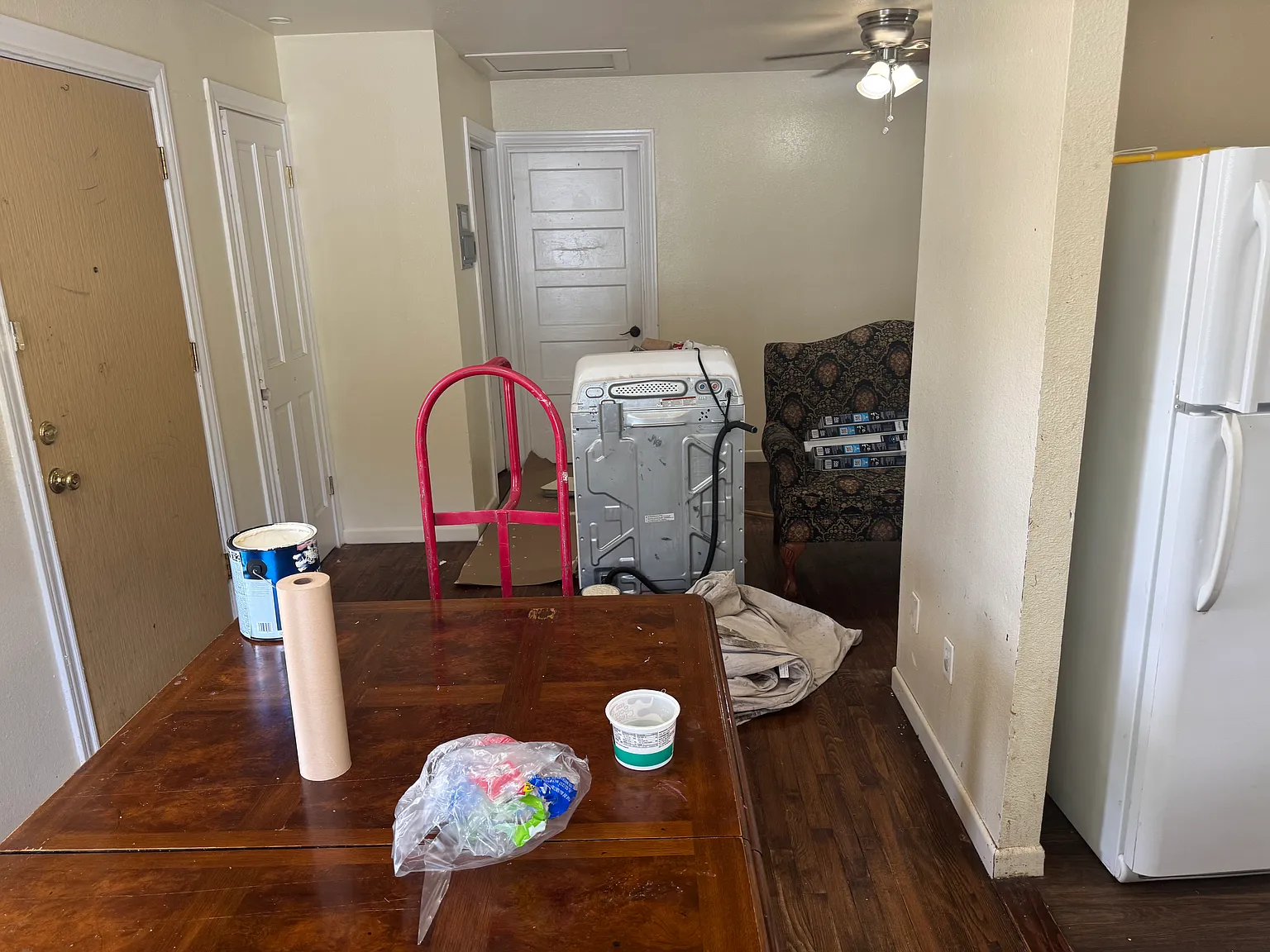3 bed, 850 sqft, $1,300 — Photo 3