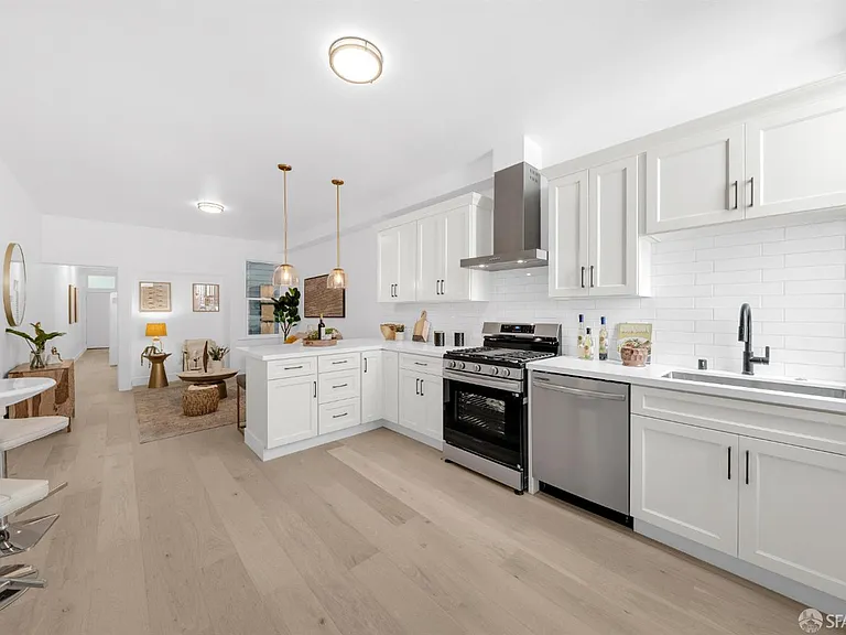 1060 Noe St #1064A — Photo 4