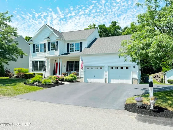 4 Leadholm Court, East Greenbush, NY 12061