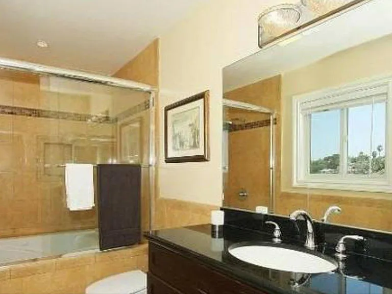 Master bathroom i