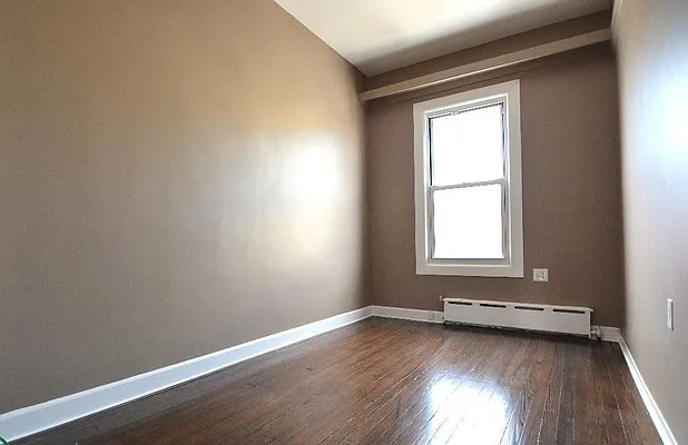 Rented by Helen Tsialokostas, LREB | media 11