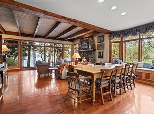 675 Towner Park Rd, North Saanich, BC V8L 5L7