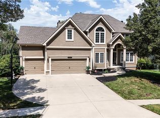 2516 SW Wintercreek Dr, Lees Summit, MO 64081