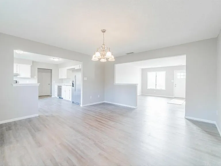7423 Leswood Ct — Photo 3