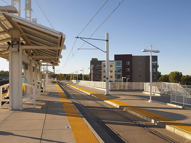 Yale Station — Photo 16