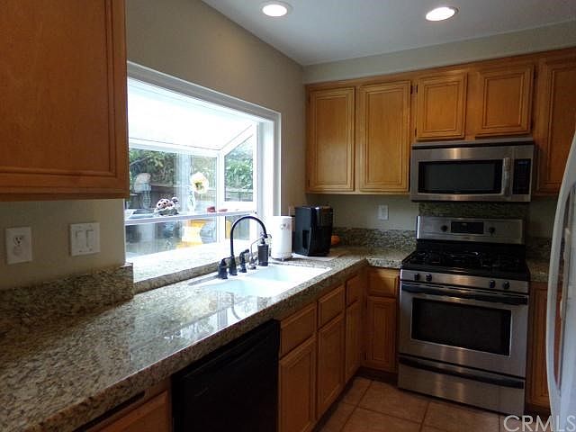 1st image of 15 Sherrelwood Ct
