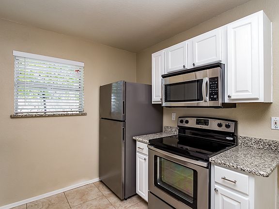 3rd image of 1505 N Center St Unit 133