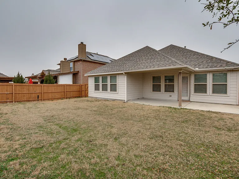 1608 Emma Pearl Ln — Photo 4