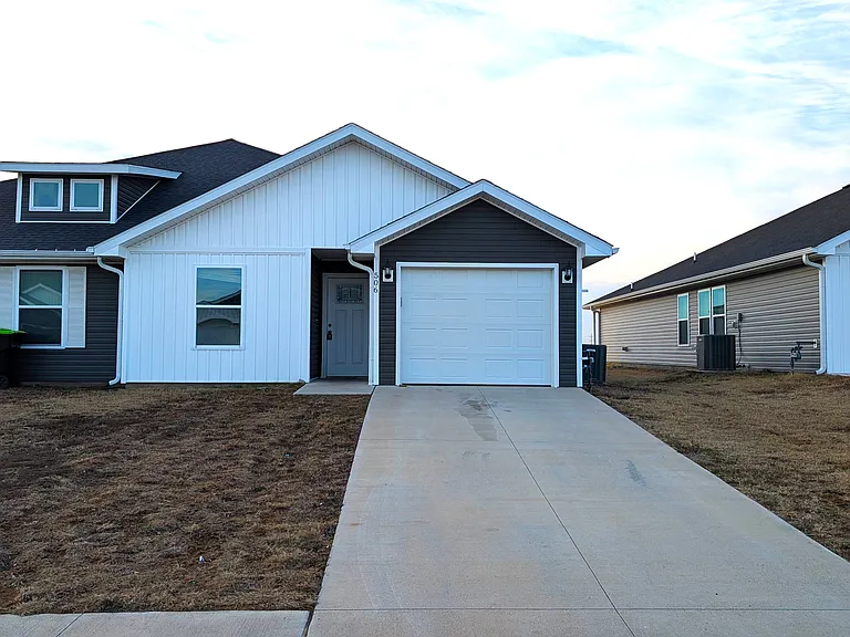 506 Alex Jordan Dr — Photo 2