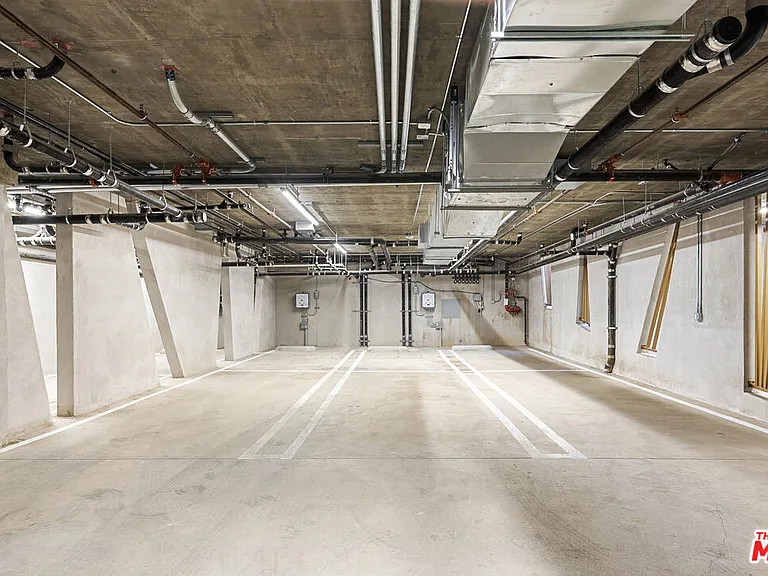 1021 N Ogden Dr #Penthouse 7 — Photo 22