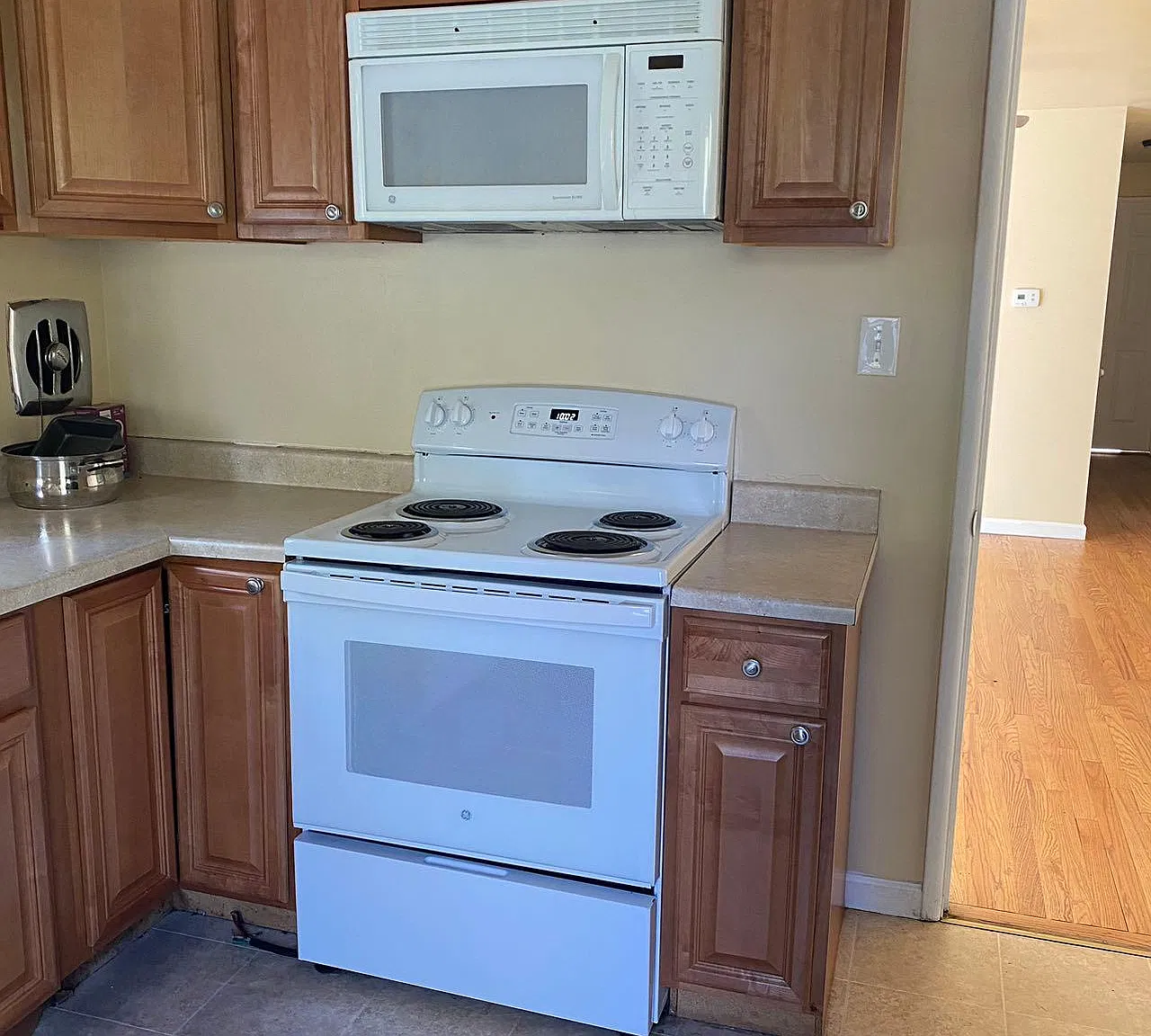 4 bed, 2080 sqft, $3,680 — Photo 4