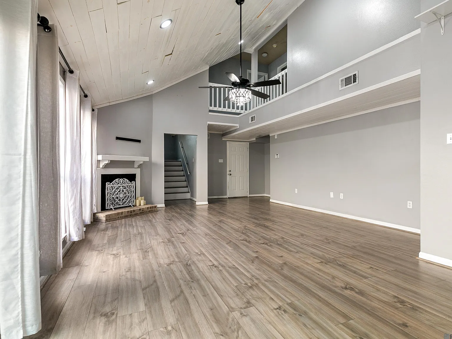 3 bed, 1783 sqft, $2,100 — Photo 2