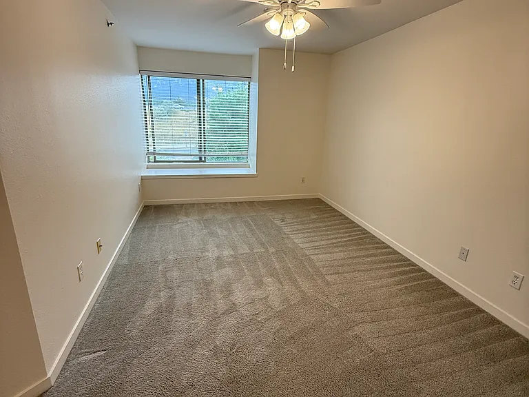 33 S Boulder Cir #301 — Photo 8