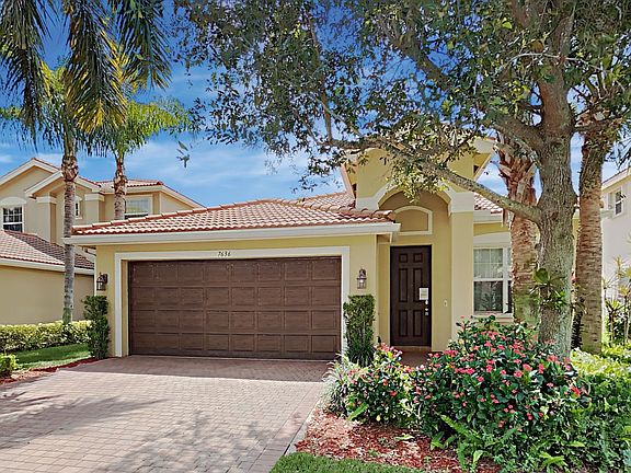 3rd image of 7636 Jewelwood Dr