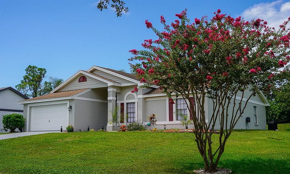 1st image of 8141 Golf Club Ct