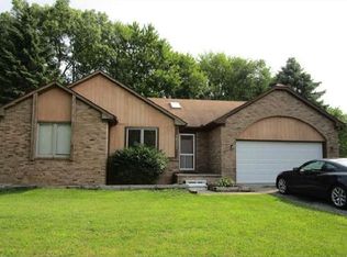 10321 Blaine Rd, Brighton, MI 48114