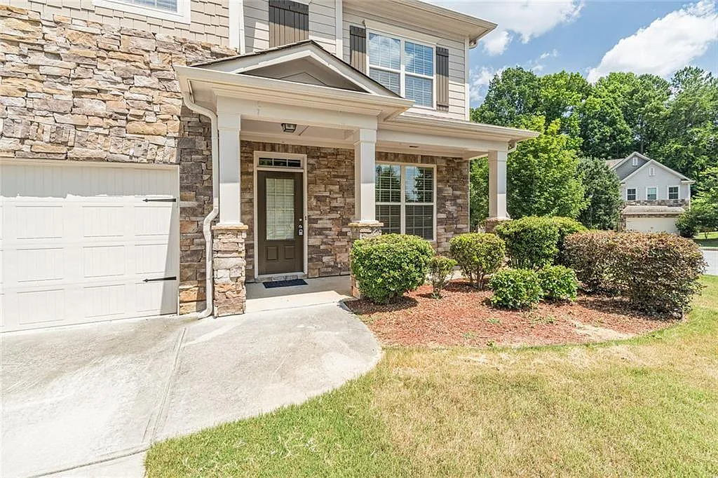 5 bed, 3.0 bath, 2982 sqft, $2,700 — Photo 4