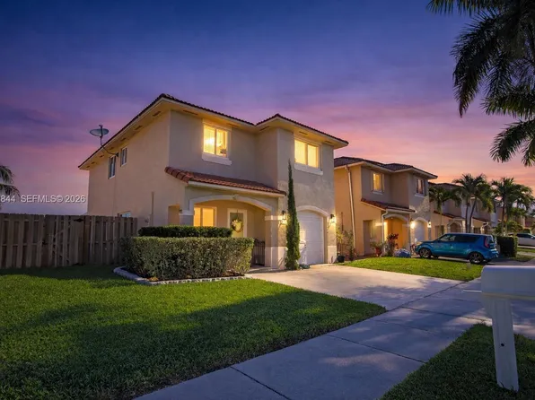 8957 SW 214th St, Cutler Bay, FL 33189