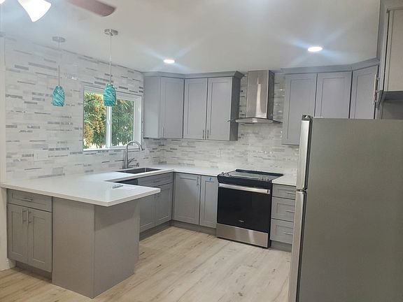 3rd image of 655 Mariposa Ave APT 1