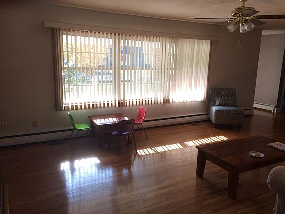 5th image of 60 Robinson Dr