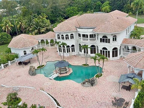 3rd image of 21579 Cartagena Dr