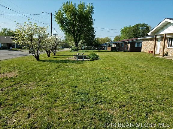 4th image of 208 El Donna Ave