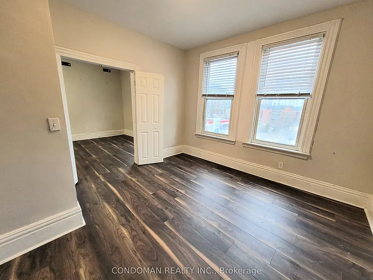 139 1/2 John St S #6 — Photo 8