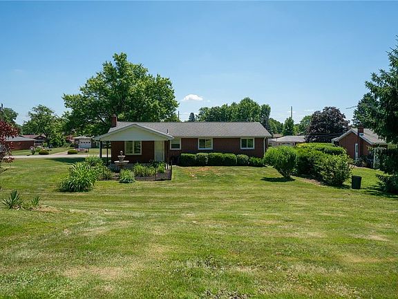 4th image of 111 Crandon Cir