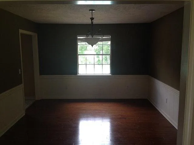181 Stonegate Dr — Photo 2