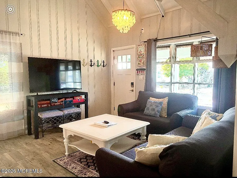 53 C St — Photo 23