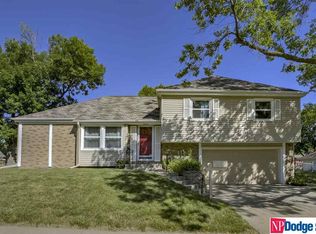 1636 Holling Dr, Omaha, NE 68144