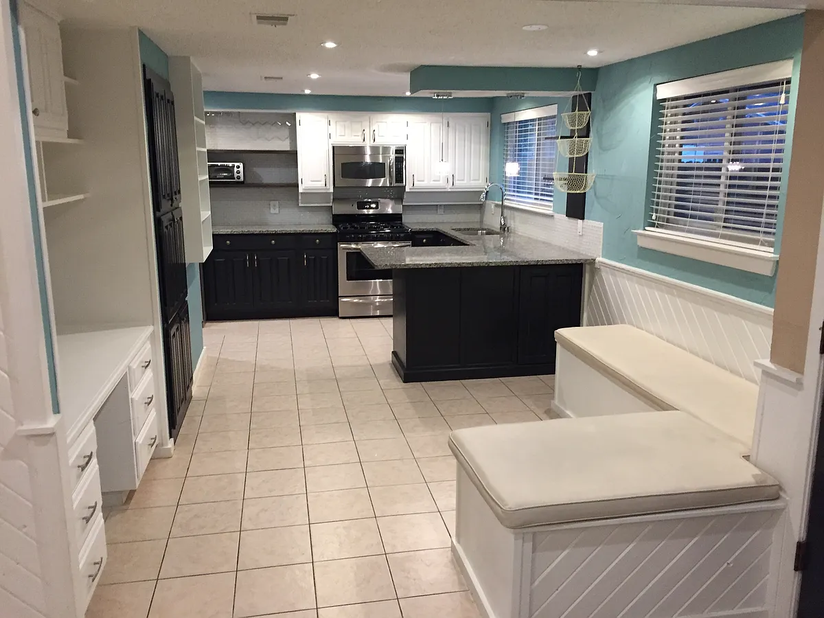 Building Photo - 816 Skylark Dr