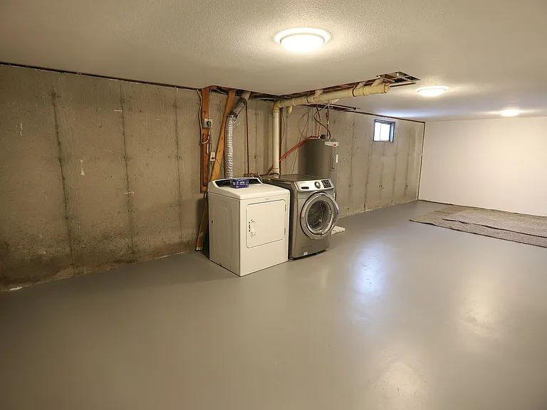 713 Halbert St — Photo 19