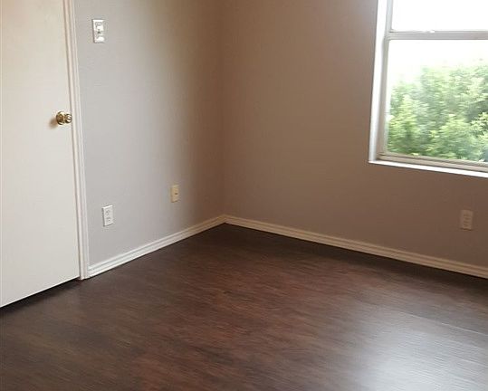 5th image of 315 Mescalero Dr