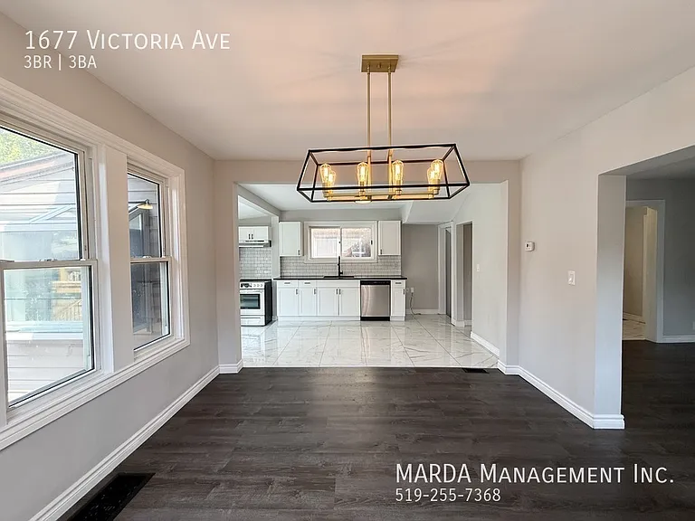1677 Victoria Ave — Photo 11