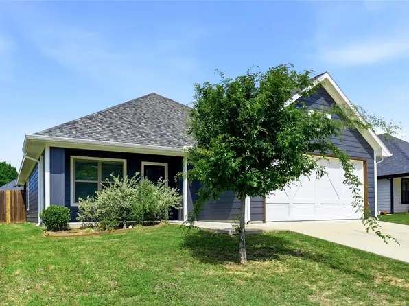 210 Clover Cir, Weatherford, TX 76086