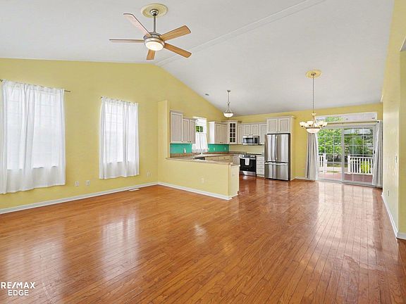 3rd image of 3358 Heritage Blvd