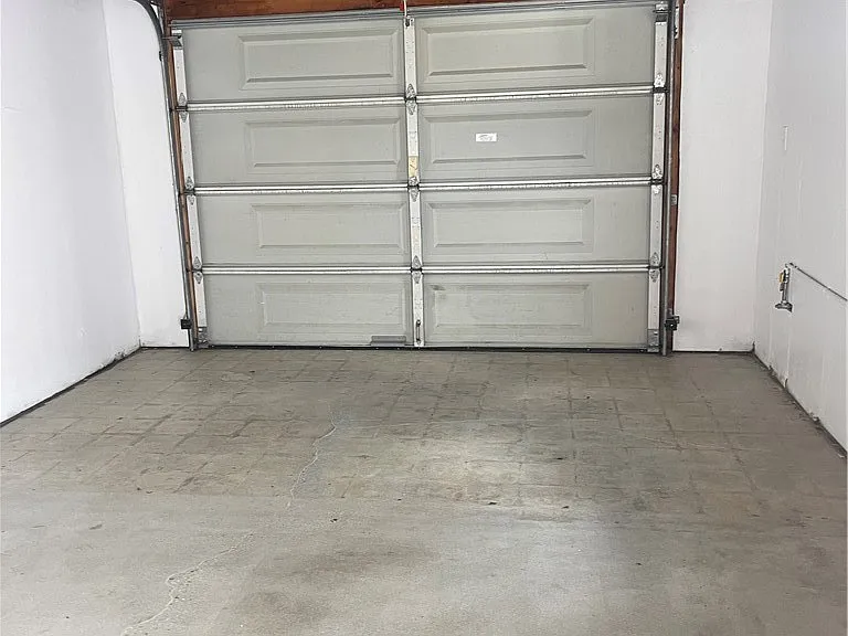 136 W Orange St — Photo 11