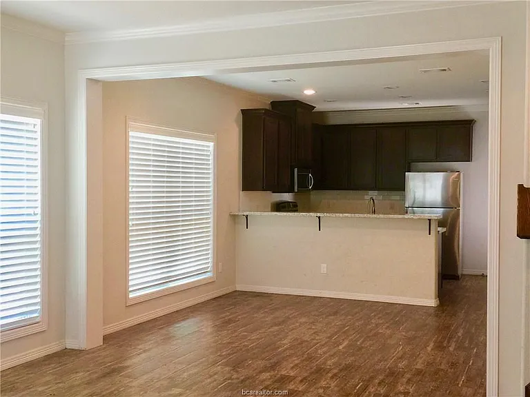 109 Ehlinger Dr — Photo 23