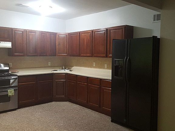 4th image of 11945 Farmers Blvd