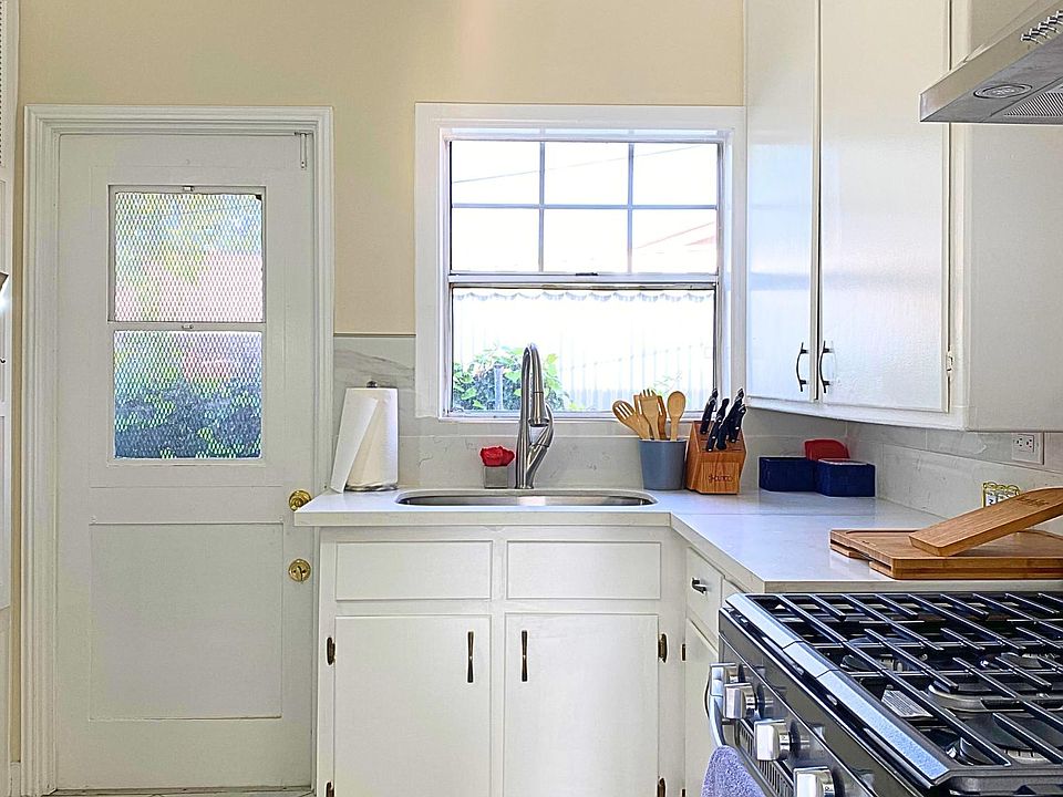 1st image of 438 N Glenwood Pl #1/2