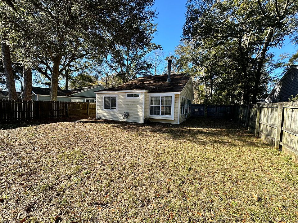 2nd image of 1078 Secessionville Rd