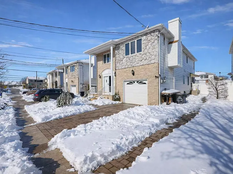43 Barrow Pl #2 — Photo 1