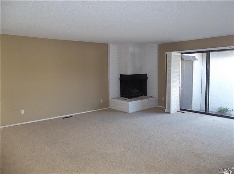 1st image of 376 Las Casitas Ct